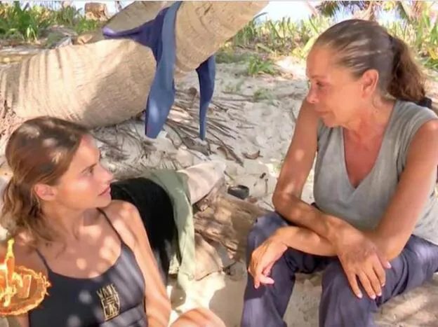 Mónica Hoyos e Isabel Pantoja en 'Supervivientes' (Telecinco)