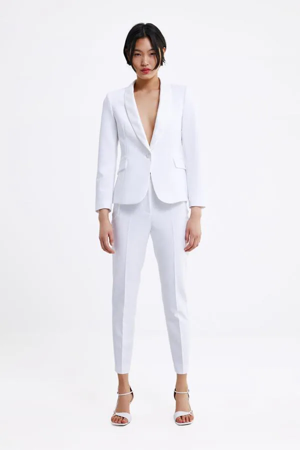 Cita tengo hambre Oferta de trabajo Fotos: Estos 5 trajes blancos de Zara son más bonitos (y baratos) que  muchos vestidos de novia | Mujer Hoy