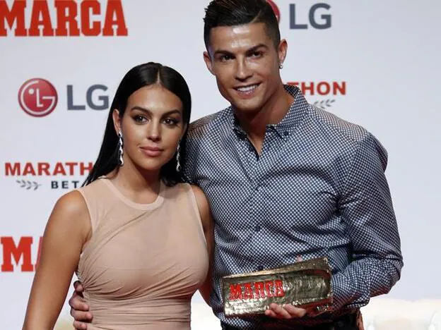 El sexy, pero desafortunado vestido de Georgina Rodríguez para acompañar a Cristiano  Ronaldo | Mujer Hoy