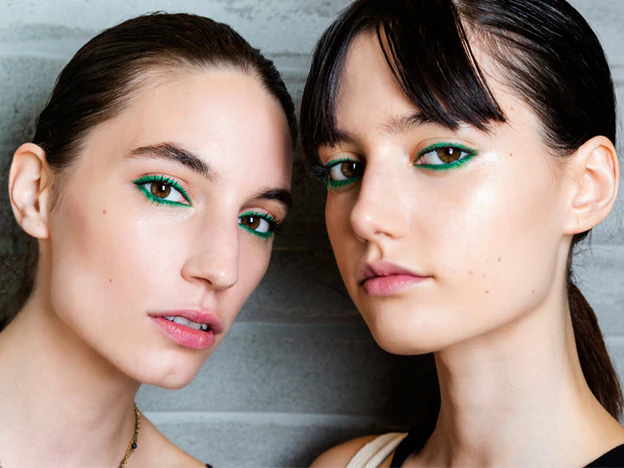 Tres formas impactantes de maquillar tus ojos con sombras de colores  fuertes y tonos vibrantes | Mujer Hoy