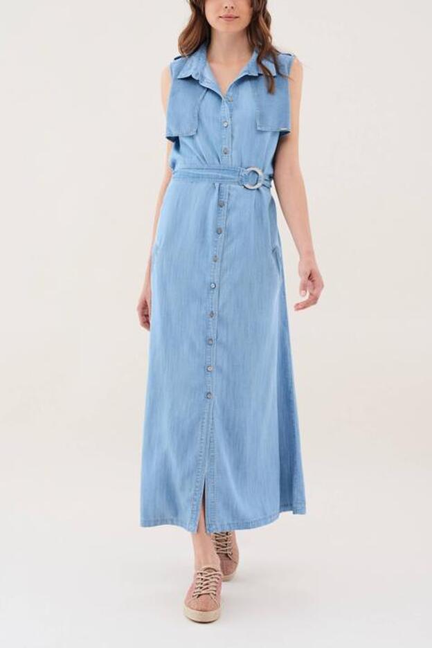 Vestido camisero largo denim, 44,98 euros.