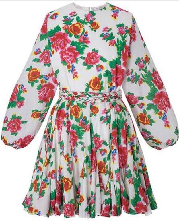 Vestido corto con estampado floral, unos 350 euros.