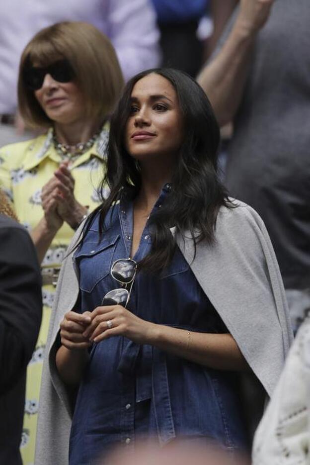 Meghan Markle con un vestido vaquero con cinturón en la final femenina del US Open.