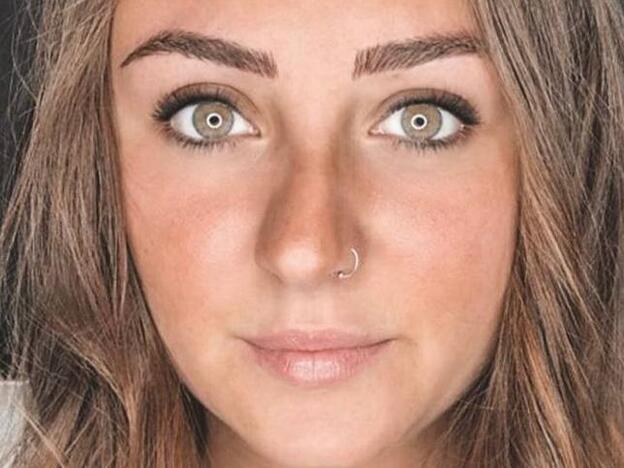 Rocío Flores se ha hecho retoques en las cejas y las pestañas. Pincha sobre la foto para ver los concursantes que acompañan a su padre en 'GH VIP 7'./instagram.