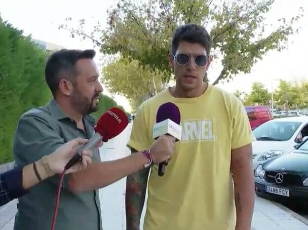 Diego Matamoros, visiblemente desmejorado, junto a Kike Calleja, de 'Sálvame'. Pîncha sobre la foto para ver los cambios de peso más impactantes de los famosos./telecinco.