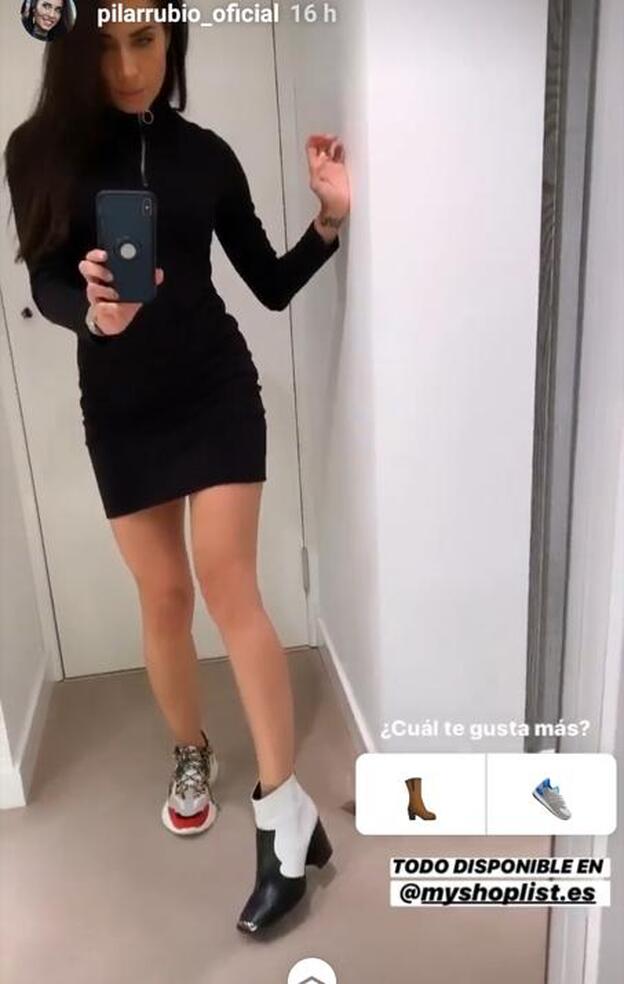 La presentadora mostraba sus dos versiones de look en stories.