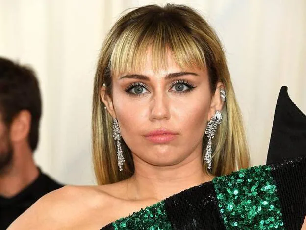 Miley Cyrus ha tenido que ser ingresada por una amigdalitis./cordon press.