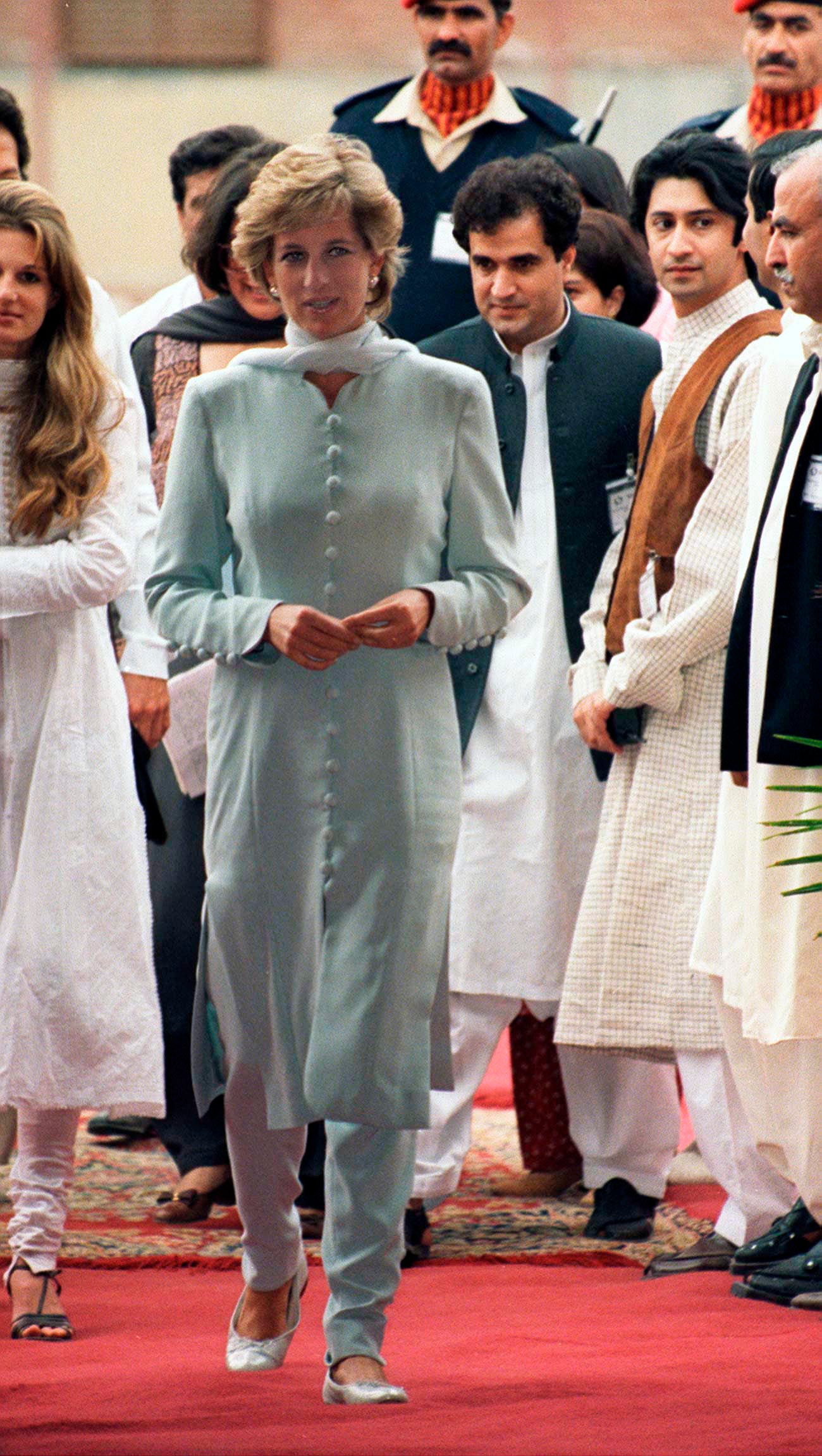 Los looks de Lady Di en Pakistán