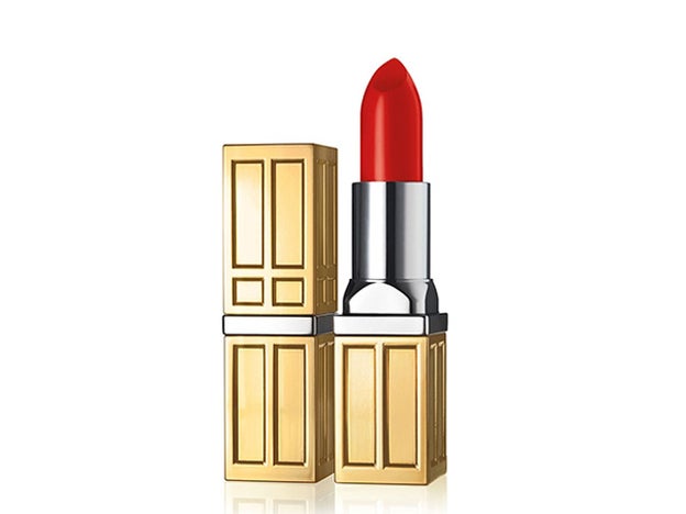 Beautiful Color Moisturizing Lipstick de Elizabeth Arden podría ser la barra de labios preferida de la Reina Isabel II de Inglaterra.