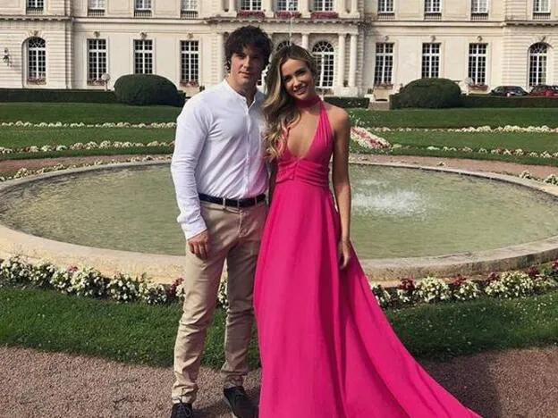 Jordi Cruz junto a su novia, Rebecca Lima, en la imagen que ha compartido ella. Pincha sobre la foto para ver las parejas de famosos que se han formado este 2019./instagram.