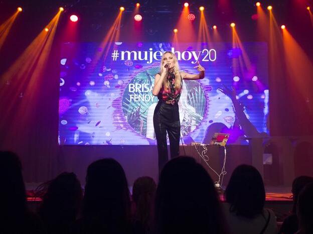 Brisa Fenoy durante su actuación en el concierto 20 aniversario de Mujerhoy/jesus garcía