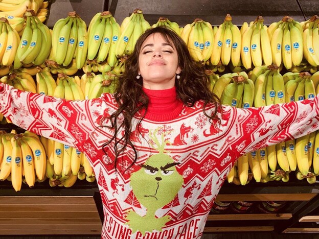 Copiamos en Primark el jersey feo de Navidad de Camila Cabello | Hoy