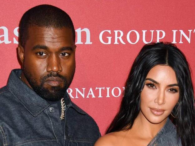 Kim Kardashian y Kanye West sorprenden por la naturalidad de su familia en la felicitación navideña./cordon press.