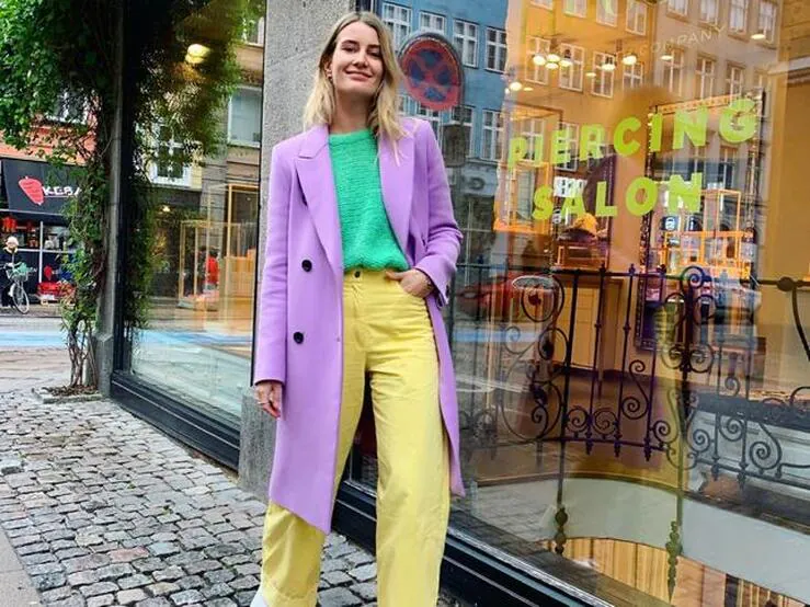 Karoline Dall, la influencer danesa que demuestra que se puede vestir con mucho color en invierno