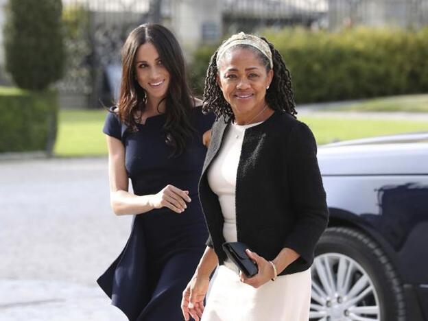 Doria Ragland respira aliviada por la decisión de su hija, Meghan Markle, y del príncipe Harry de echarse a un lado./gtres.