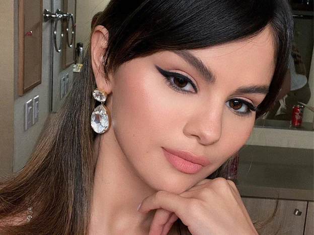 El peinado inspirado en los años sesenta de Selena Gomez es el look  imprescindible de la primavera | Mujer Hoy