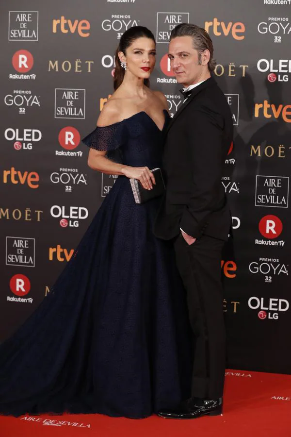Parejas en la alfombra roja de los Goya 2018: Juana Acosta y Ernesto Alterio
