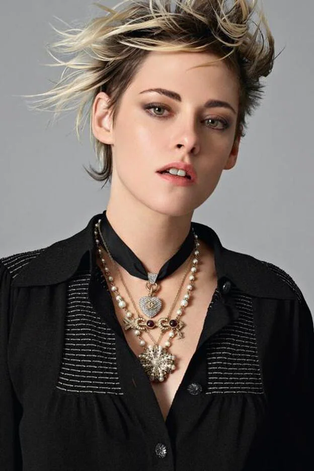  Kristen Stewart lleva a Chanel la tendencia de pelo más atrevida del año