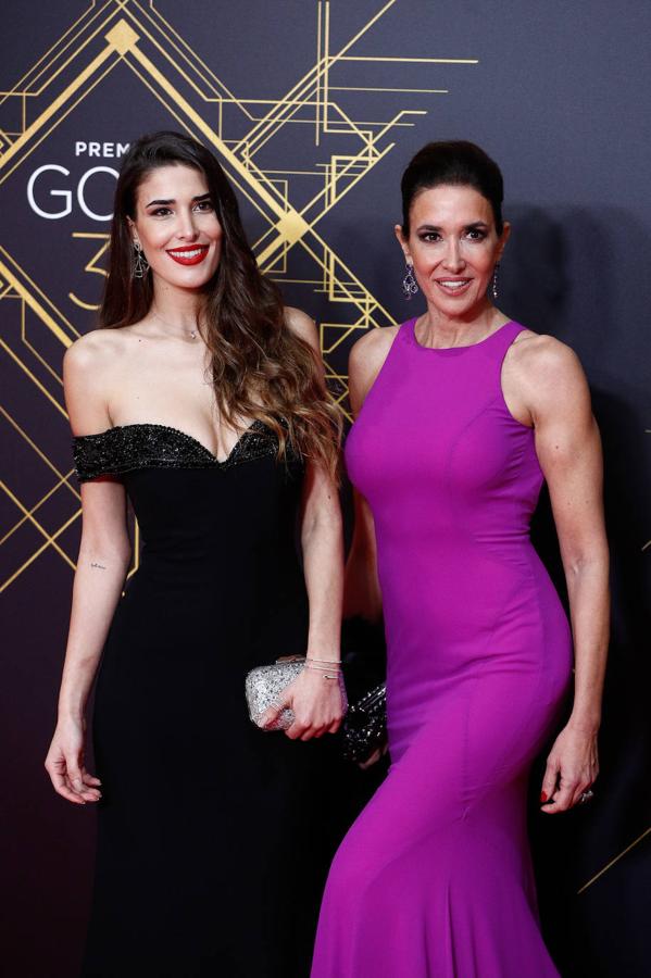 Parejas en la alfombra roja de los Premios Goya 2020: Elsa Anka y Lidia Torrent