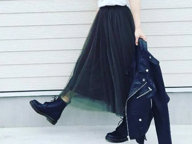 Pincha en la imagen para descubrir las faldas midi de nueva colección para estrenar en invierno y sacar partido en primavera./instagram
