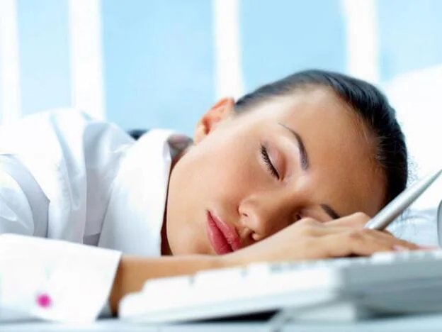 Los ingleses han descubierto que la siesta es una gran cosa, ¿pero es tan buena para el cerebro cómo creen? Pincha aquí para conocer los alimentos que sí te ayudarán a dormir./GTRES
