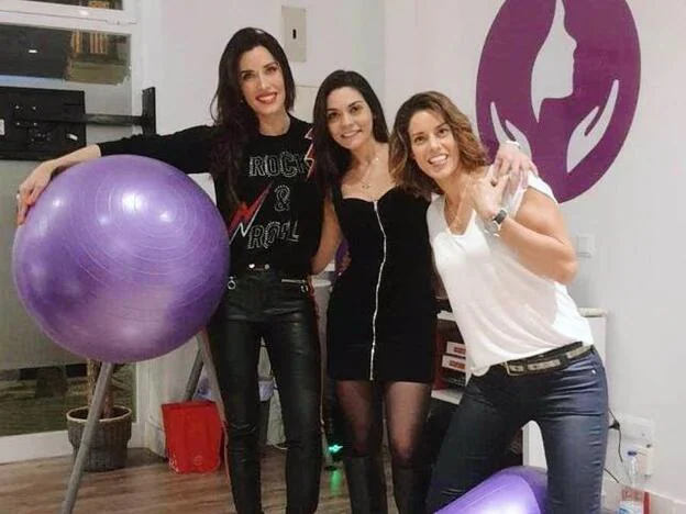 Pilar Rubio, Caroline Correira y la entrenadora Noe Todea.