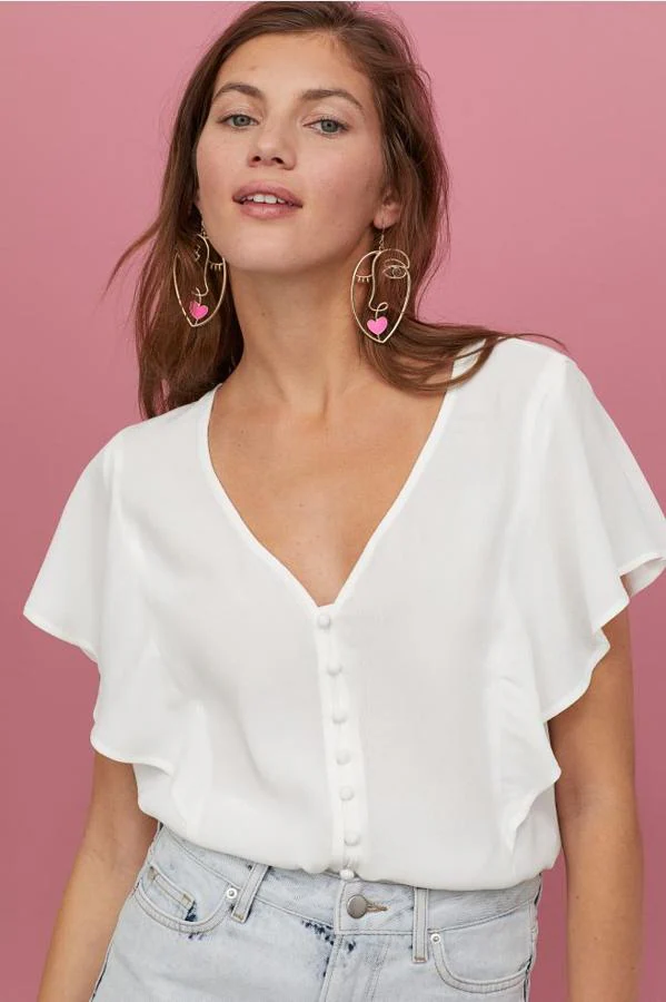 Fotos: blusas blancas la última tendencia que vas a querer ya en tu armario | Mujer Hoy