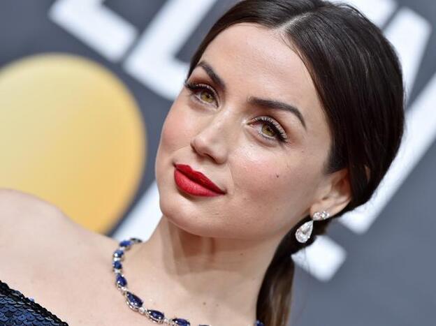 La actriz Ana de Armas en los Globos de Oro 2020./getty