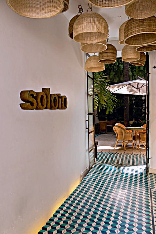 La tienda que han abierto en Cartagena de Indias (Colombia) cuenta con un patio de estilo colonial.