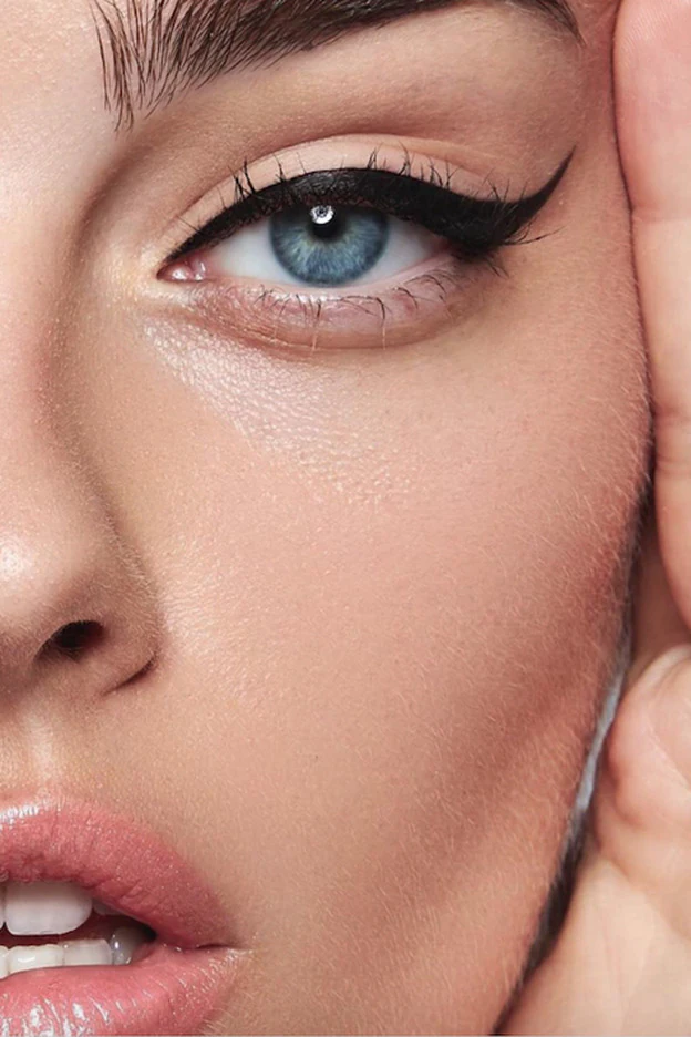 Cómo hacerse la raya del ojo: el arte del eyeliner