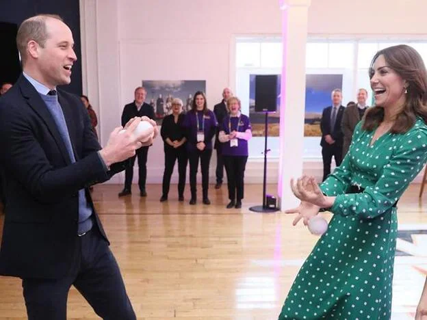Intestinos Error A gran escala Tenemos el vestido verde perfecto para copiar el último look de Kate  Middleton | Mujer Hoy