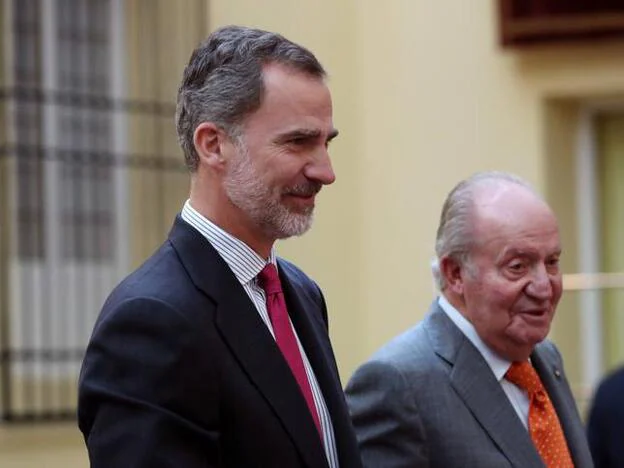 El Rey Felipe VI ha emitido un comunicado que supone la ruptura con su padre, el Rey Juan Carlos, desvinculándose de sus actividades financieras y renunciando a la herencia./gtres.