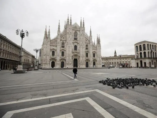La plaza del Duomo en Milán, totalmente vacía durante los días de alerta por Coronavirus.