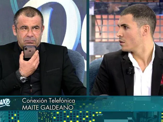 Jorge Javier Vázquez y Kiko Jiménez durante la llamada de Maite Galdeano./Telecinco.es