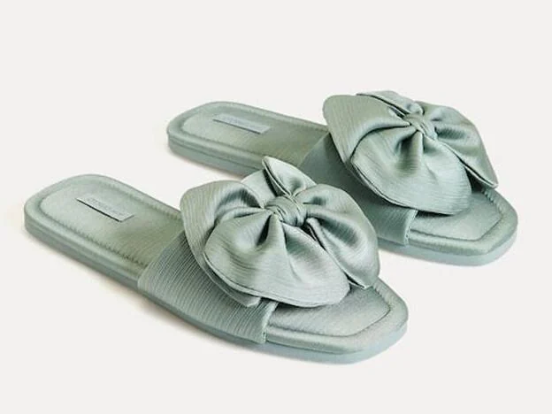 Sofocar Folleto celos Oysho tiene las sandalias de estar por casa que llevaría Blair Waldorf (y  son tan bonitas que querrás ponértelas en la calle) | Mujer Hoy