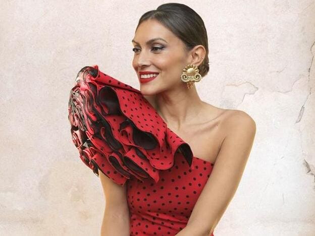 Pincha en la imagen para ver cómo han recordado las influencers la Feria de Abril con sus mejores vestidos de flamenca/@bridalada