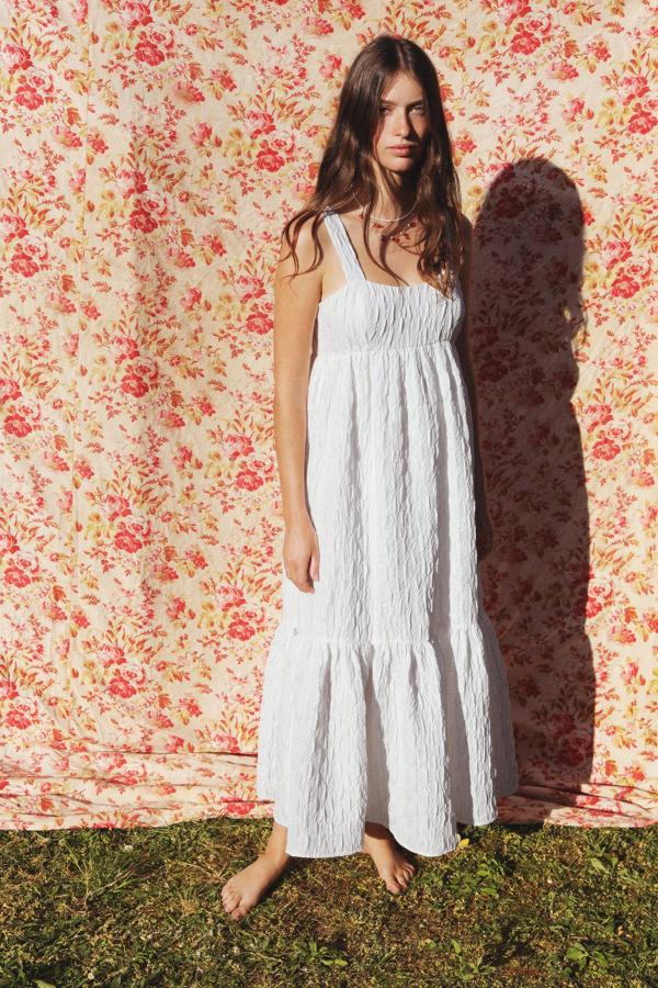 Fotos: Le damos bienvenida al calor con los vestidos de verano Zara que son pura | Mujer Hoy