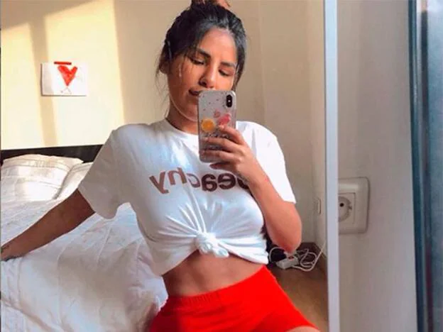 Chabelita Pantoja presume de abdominales en una imagen de sus redes. Pincha sobre la foto para ver los cambios de peso más impactantes de los famosos./instagram.