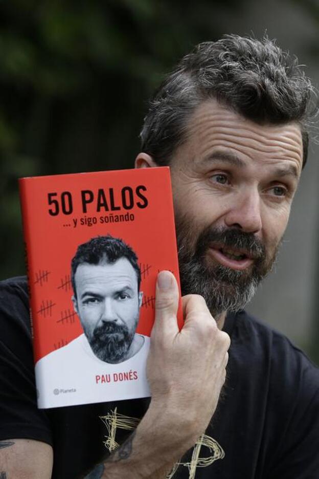 Pau Donés en 2017 durante la presentación de su libro de memorias 50 palos... y sigo soñando.