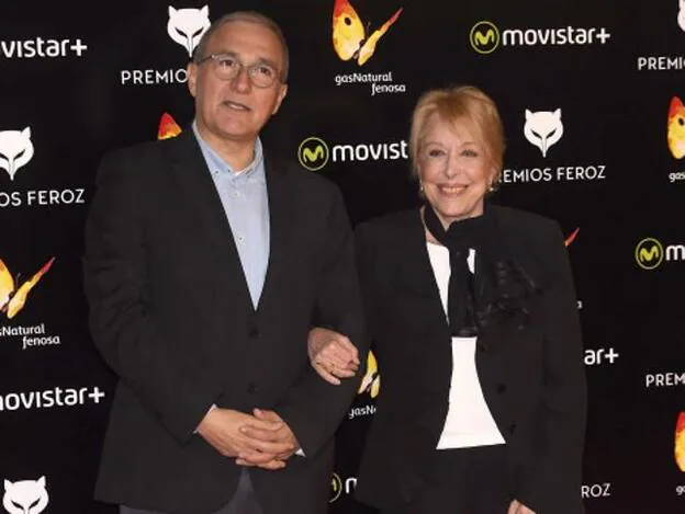 Los hermanos Rosa María y Javier Sardá en una imagen de enero de 2016, en los Premios Feroz. Pincha sobre la foto para ver los famosos que nos han dejado este 2020./gtres.