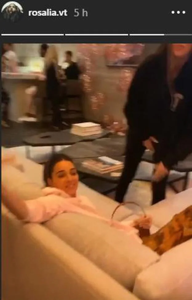 Rosalía comparte un vídeo de las hermanas Kardashian en plena pelea.