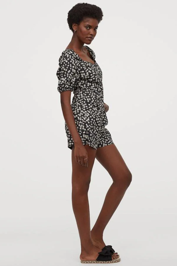 Los vestidos y monos rebajados de H&M con manga puffy, la última tendencia del verano