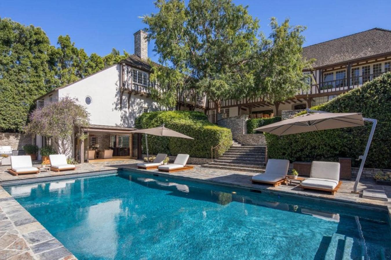 Las fotos de la casa de Jennifer Aniston y Brad Pitt: la piscina