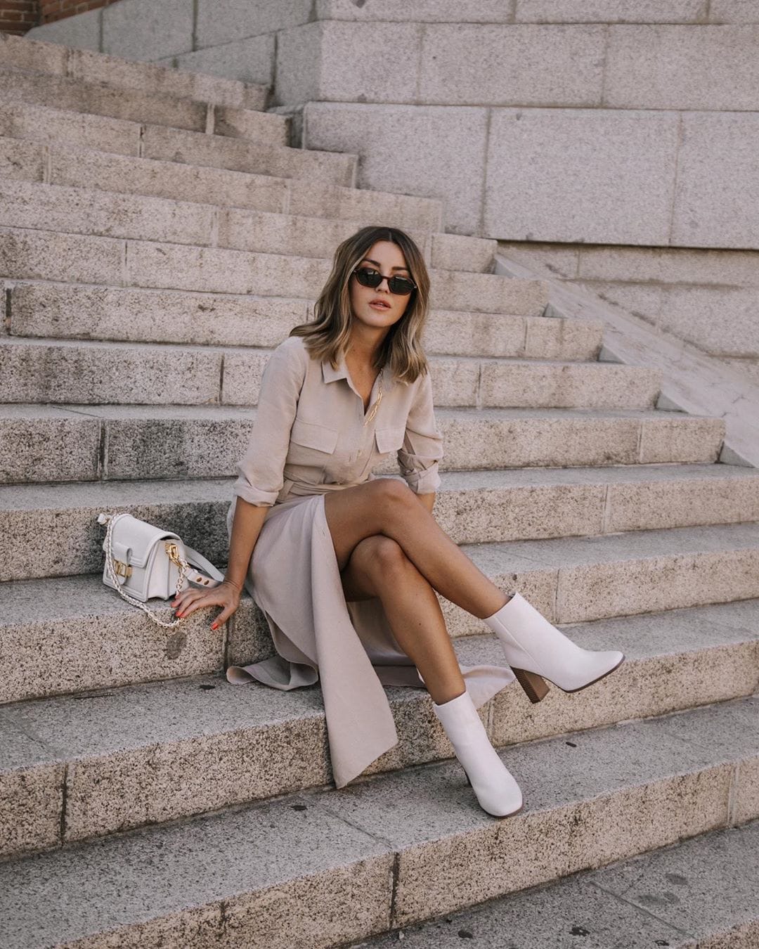 gorra versus vestir Fotos: Botas y botines blancos que estilizan, son pura tendencia y elevan  looks de entretiempo a otro nivel | Mujer Hoy