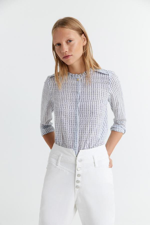 Sfera tiene 10 camisas repletas de estilo que puedes comprar por menos de 10 euros