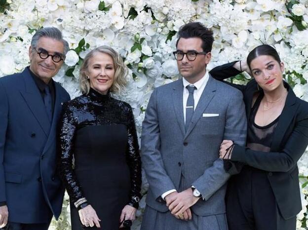 Schitt’s Creek: por qué ha hecho historia en los Emmy y por qué tienes que engancharte a esta comedia canadiense que es ahora más relevante que nunca