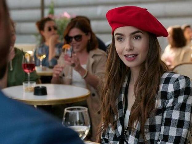 Lily Collins en una imagen de 'Emily en París'./netflix.