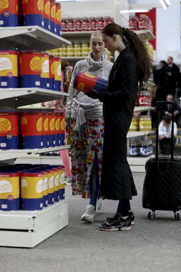 Los carros de la compra que se agotan: el complemento de moda de Zara a Ikea