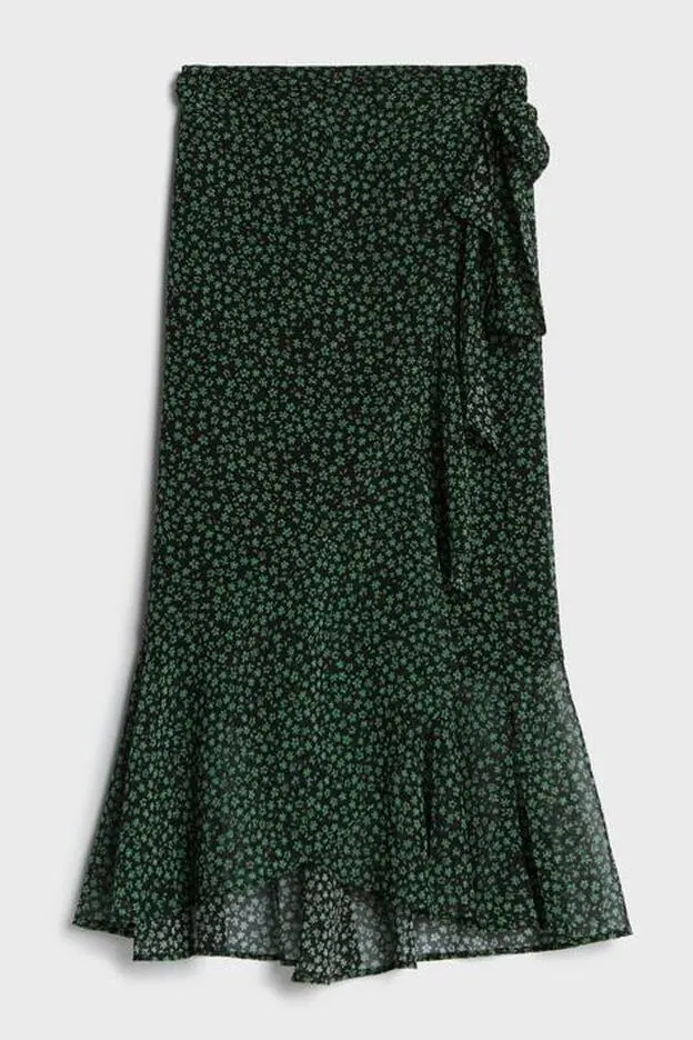 Falda de flores con estampado pequeño y tonos verdes de Bershka.