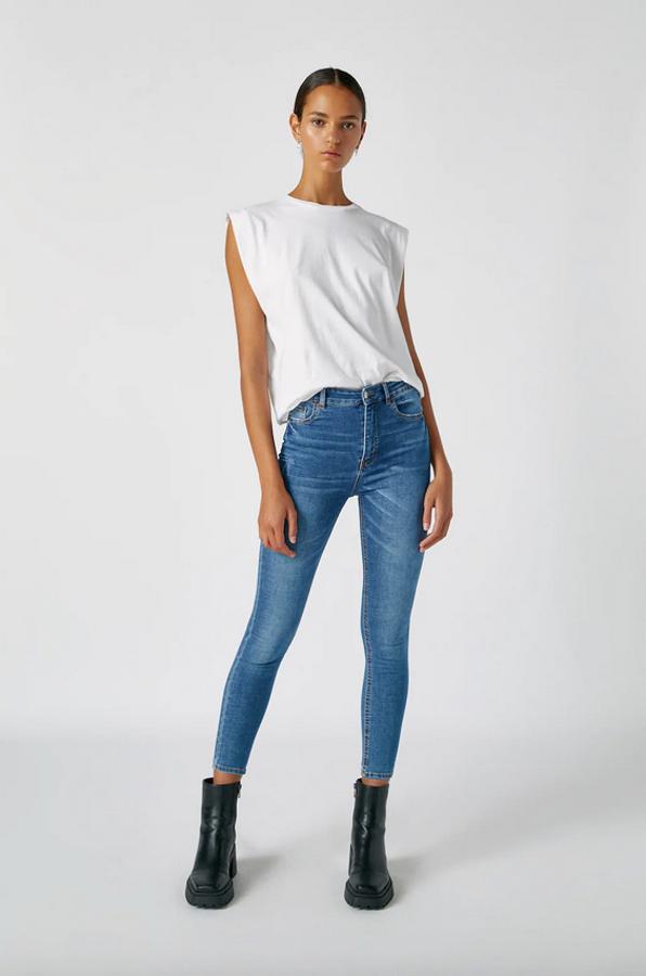 Jeans de tiro alto, el diseño que necesitas para estilizar tu figura